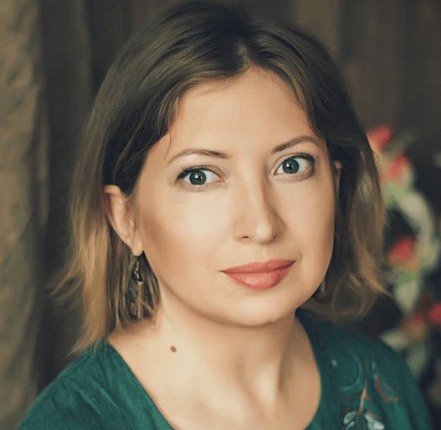 <p>
Автор курсов и преподаватель <strong>Анна Флори</strong></p> <p>
Автор курсов и преподаватель <strong>Анна Флори</strong></p>