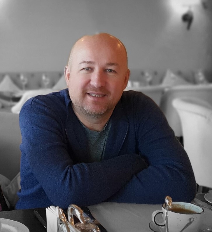 <p>
Сергей Ратнер </p> <p>
Сергей Ратнер </p>